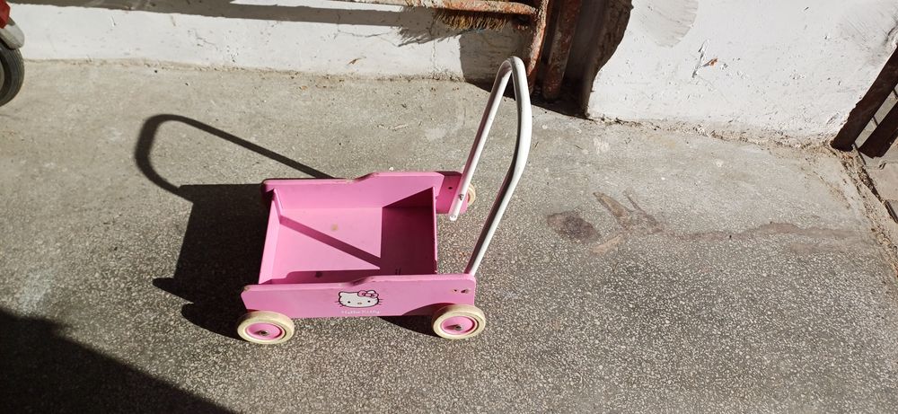 Детска дървена количка