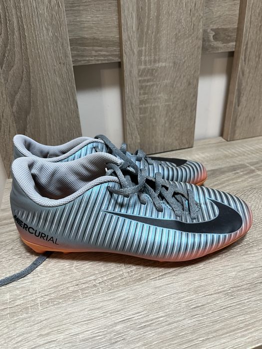 Crampoane Nike marimea 37,5