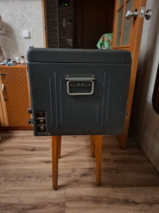 Продам старинный Ретро магнитофон