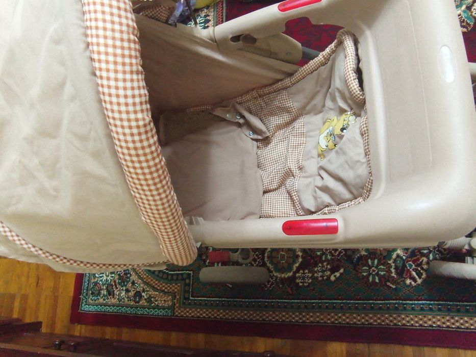 Коляска новая красивая