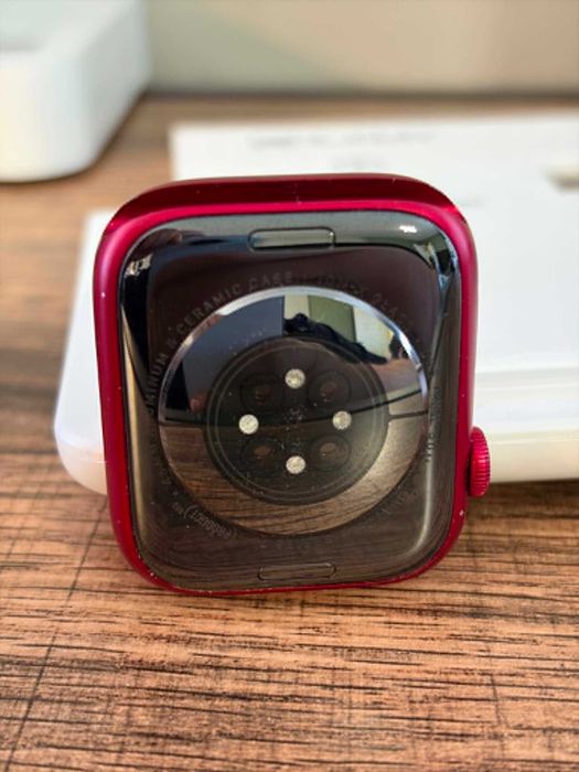 Смарт часовник Apple Watch 7 червен 85% батерия