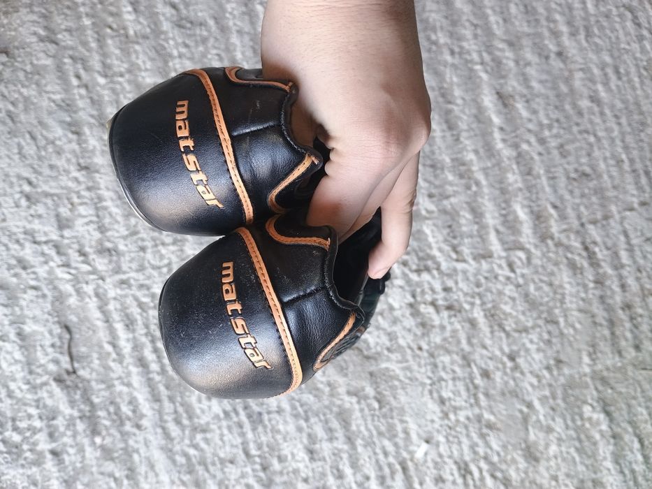 Бутонки матстар кожени