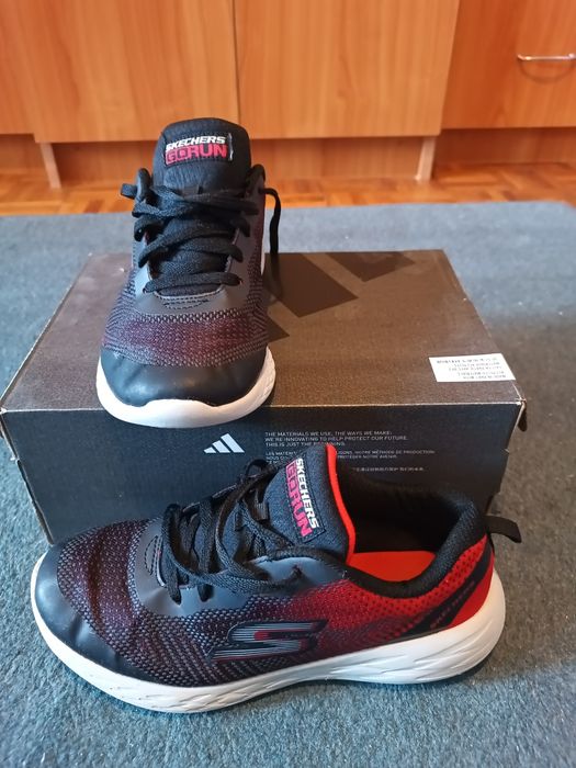 Adidași Skechers, mărimea 39