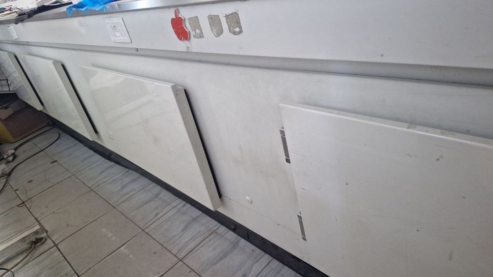 Turkiya original vitrinali katta sovutkich, zo'r holat