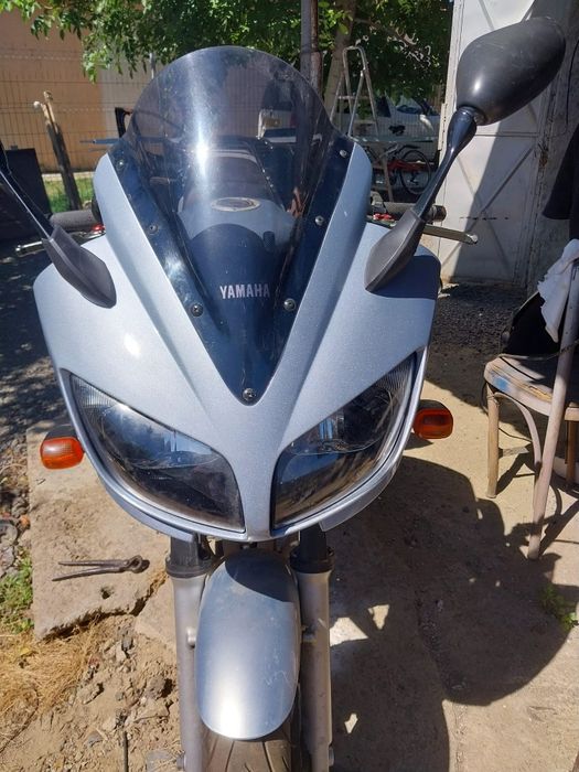Yamaha fzs 600cm