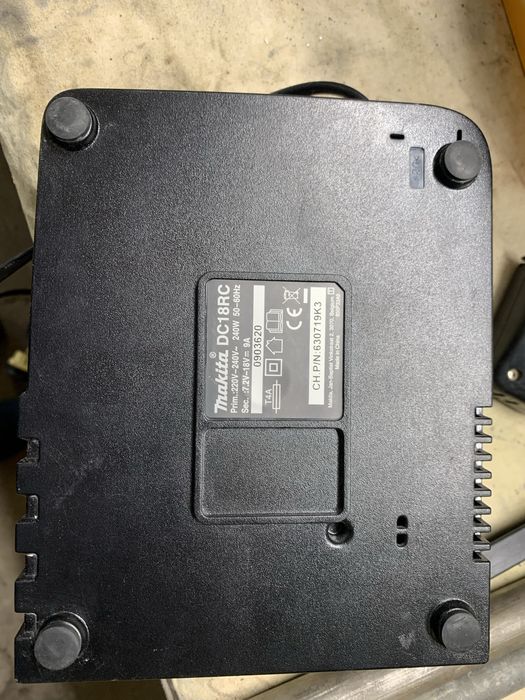 Зарядно за Makita 18v