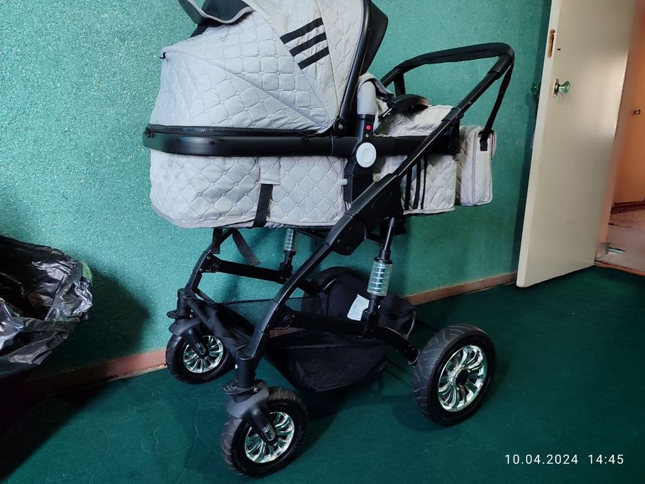 Детская коляска в хорошем состаянии