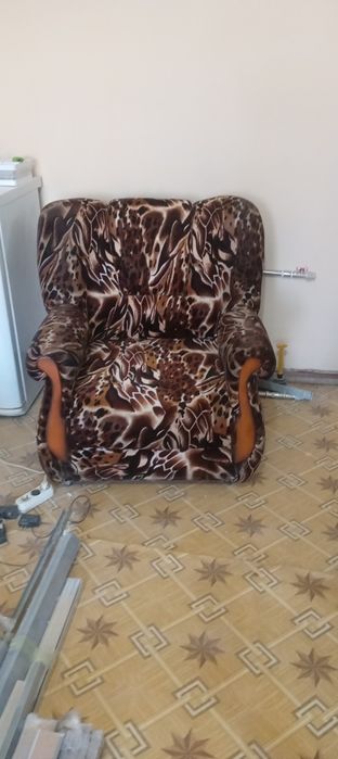 тройка диван и 2 кресла