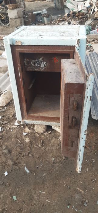 Сейф незгораемей