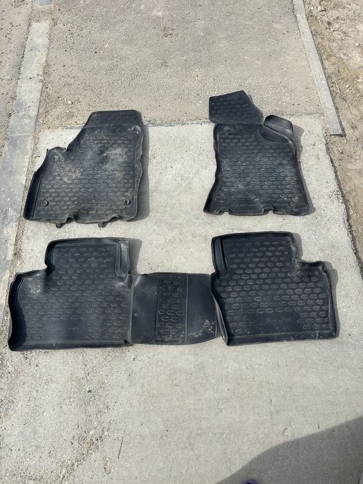 Продам от Приоры полики домкрат  ключ балонный