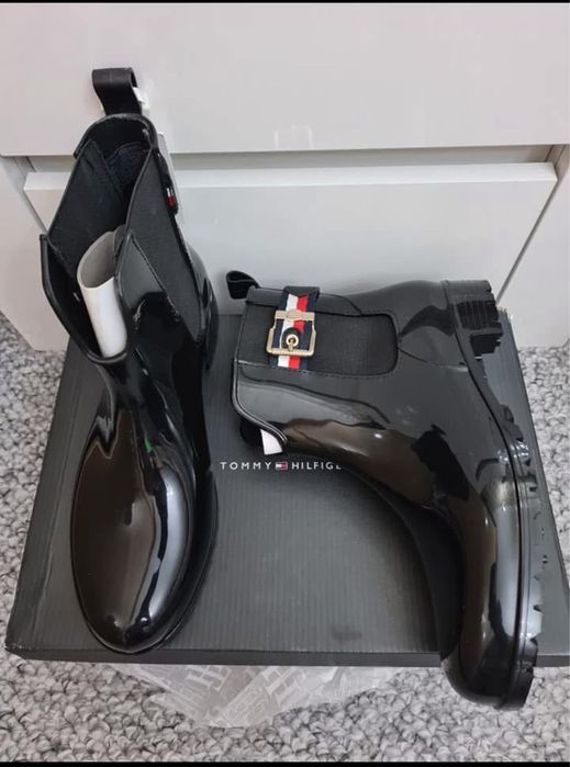 Botine Tommy Hilfiger de Dama nr.41 200 lei