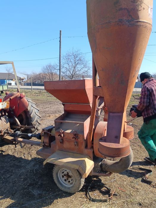 Moara cu ciclon și circular la priza tractorului