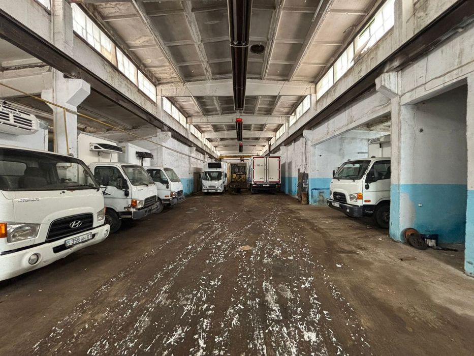 Продам Часть базы вдоль Желаев.