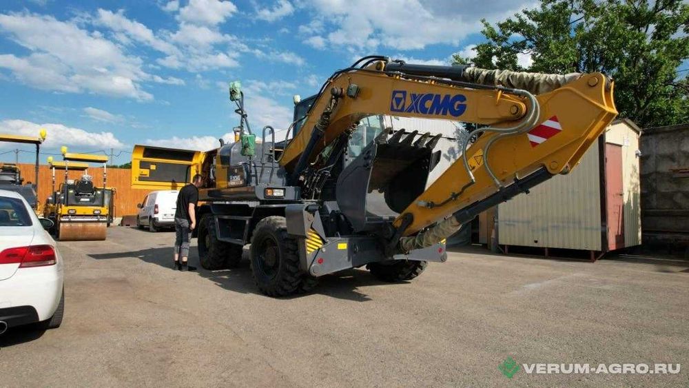 Колесный экскаватор XCMG XE210WD. 2026 год. В наличии