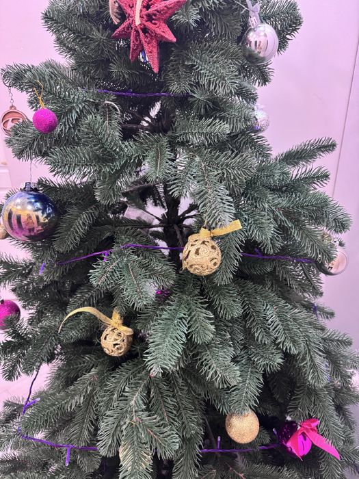 Пподается елка 180см