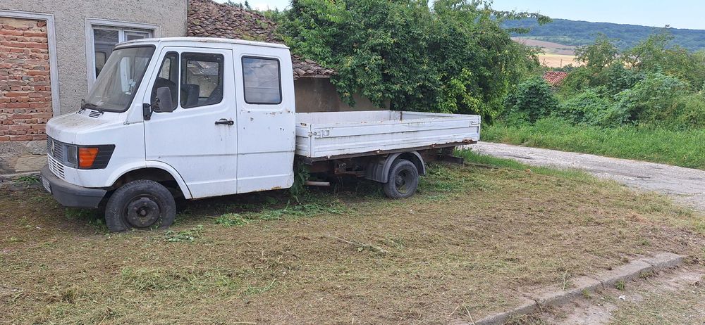 Мерцедес 407 дълга база, двойна гума