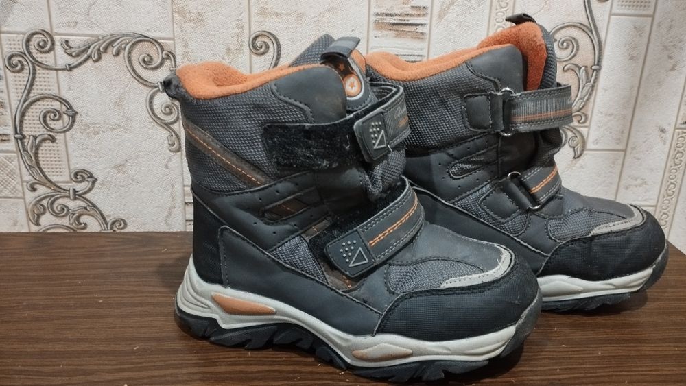 Продам уги, сапожки, дутыши