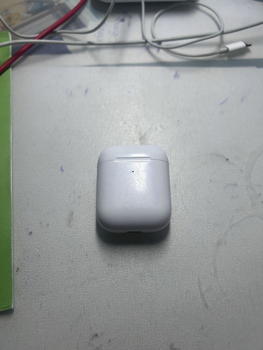 Наушники AirPods