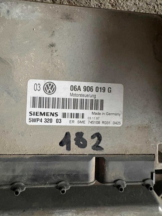 Компютър еку ecu електронен блок двигател Голф 4 1.6