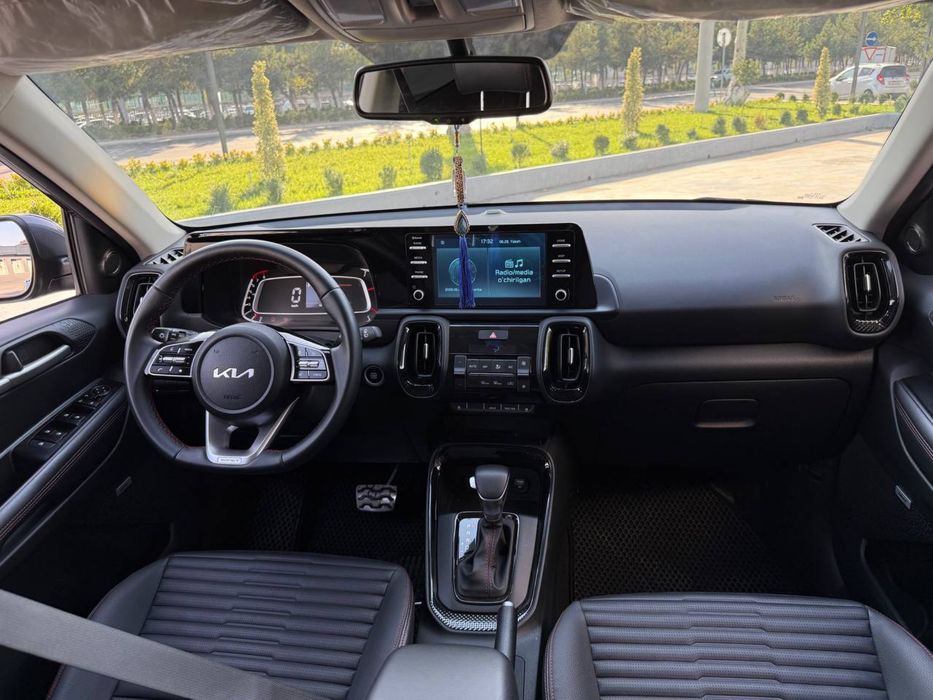 Kia Sonet Prestige 2025