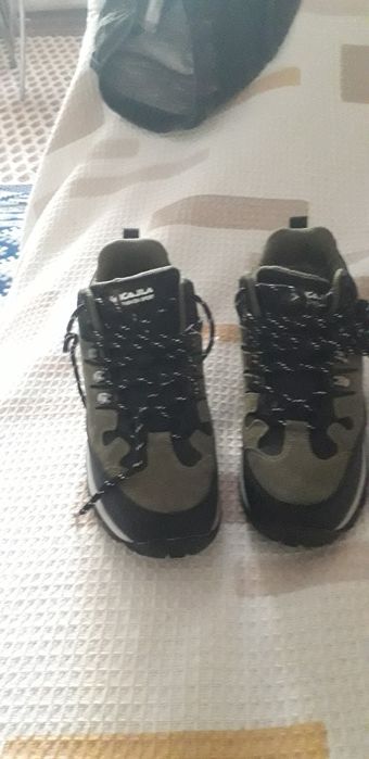 Продам кроссовки