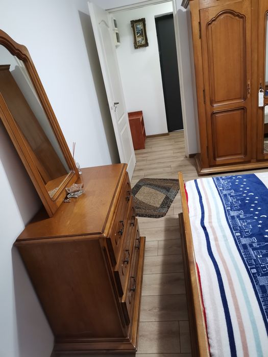 Inchiriez apartament cu 2 camere  in Bascov la curte