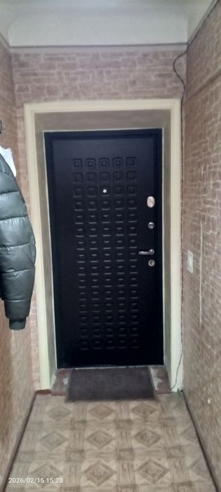 Срочно продаю. Квартира с отличной локацией. "Освежи и живи"