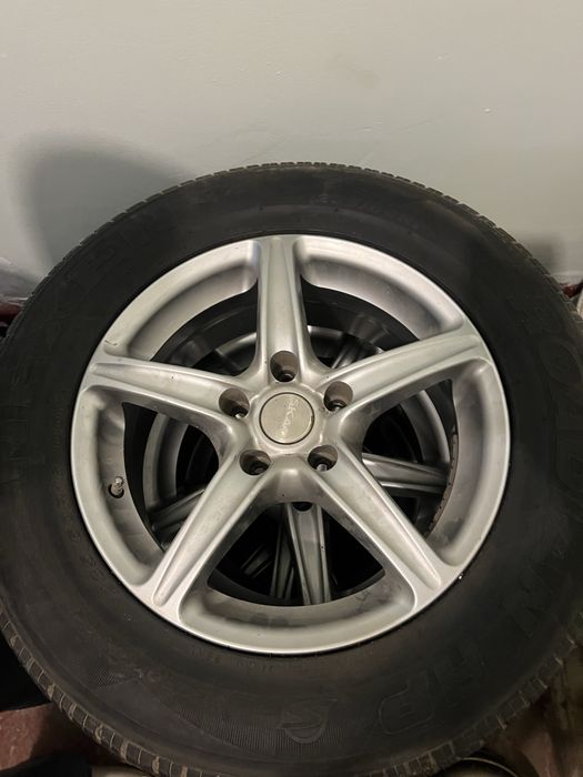 Шины 235/60R16..