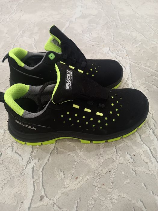 Спец обувь с защитным подноском