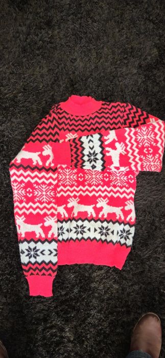 Pulovere crăciun  noi calitate excelente groase 30 lei