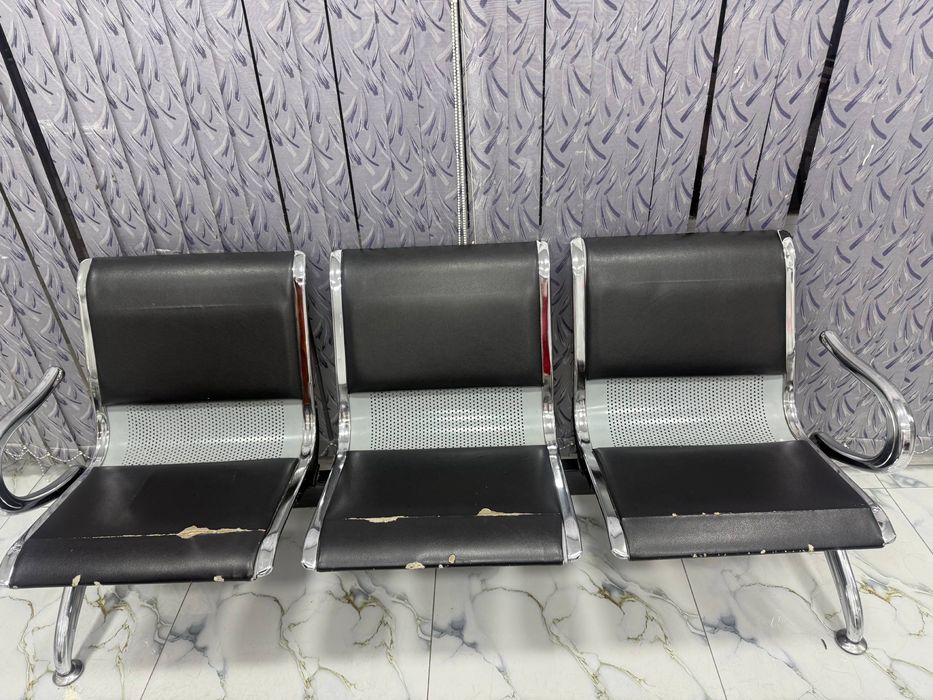 Продаются кресла кожанные