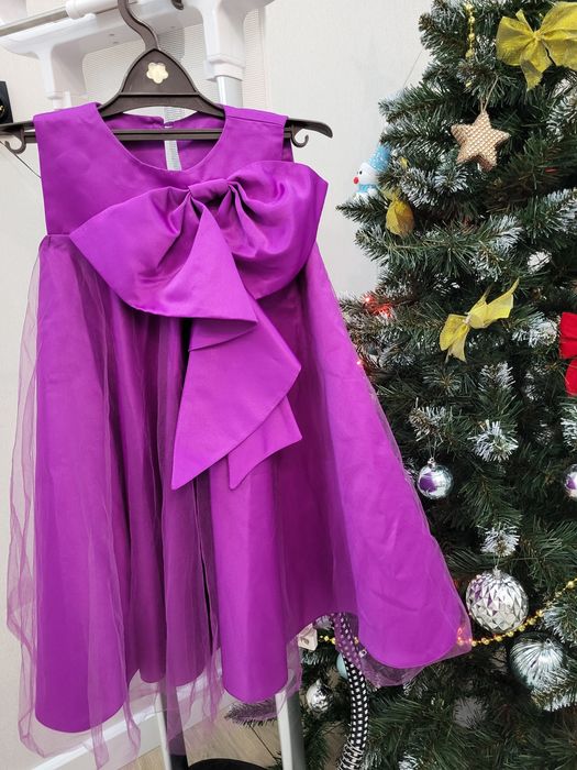 Продам  нарядные платья для девочек