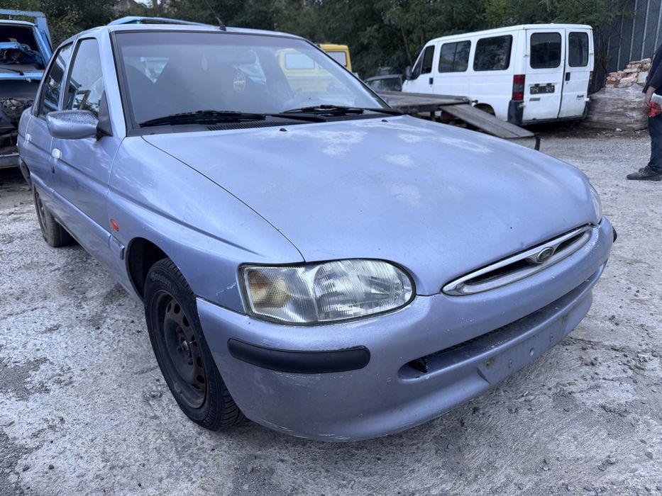 Форд Ескорт 1.8и 115кс 1997г На Части