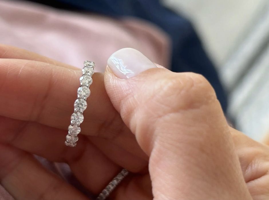 Кольцо с муассанитами. 8 размер. Новое.