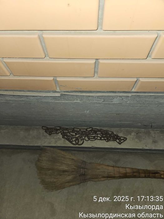 Будка для собаки, намордник, поводок