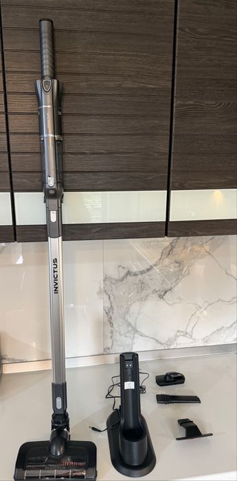 Aspirator 2in1 vertical si de mana pt masa