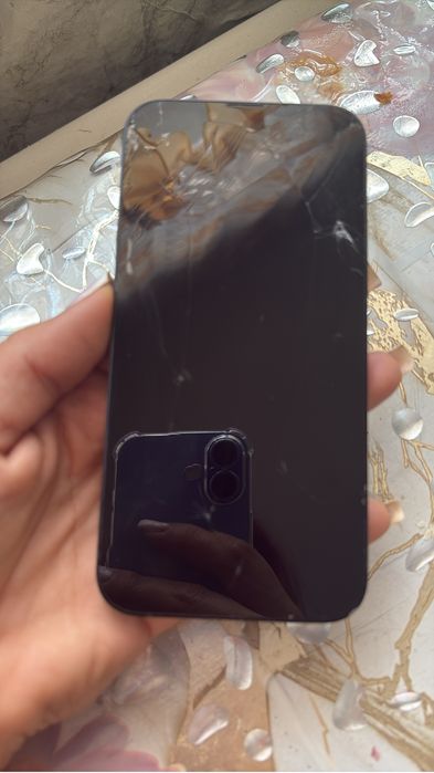 Продам 13 айфон 128 гб