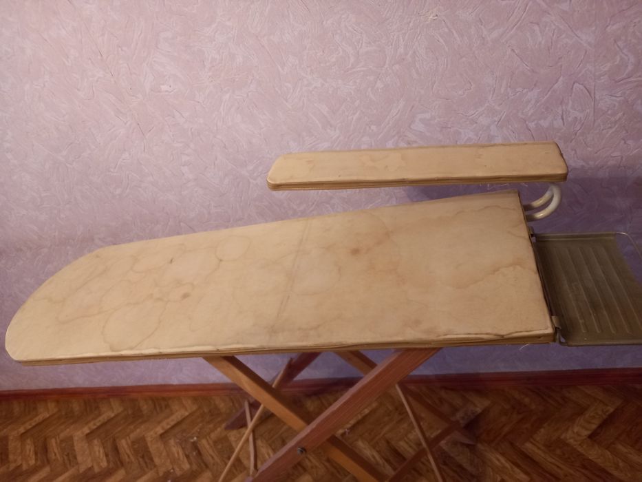 Продаётся гладильная доска, деревянная, б/у