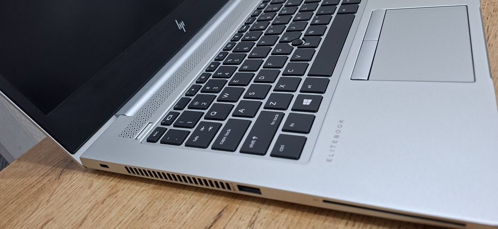 HP EliteBook 12/256 AMD Ryzen 7 PRO 2700U