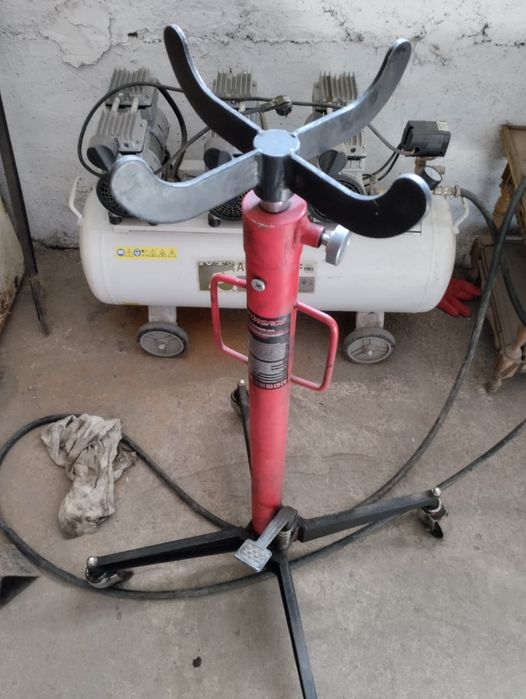 Гидравлическая стойка