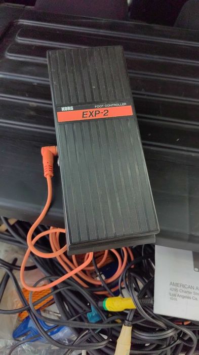 Vând pedală korg