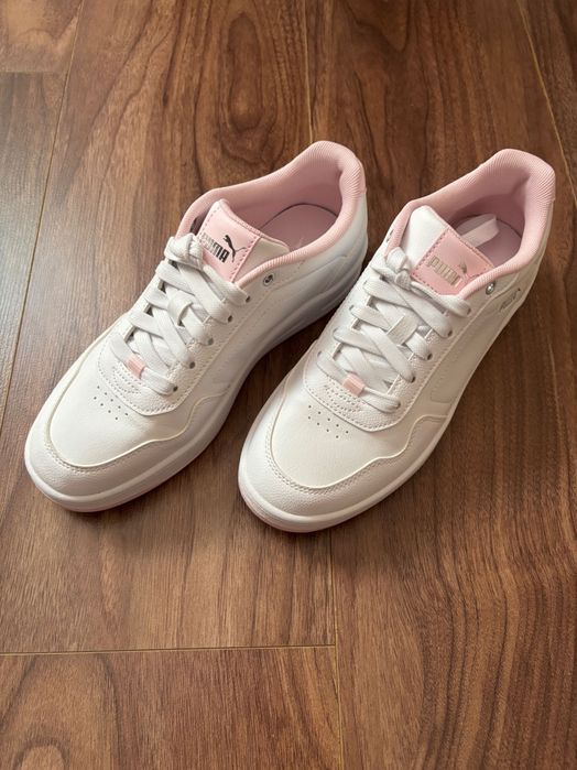Дамски спортни обувки Puma Court Classy