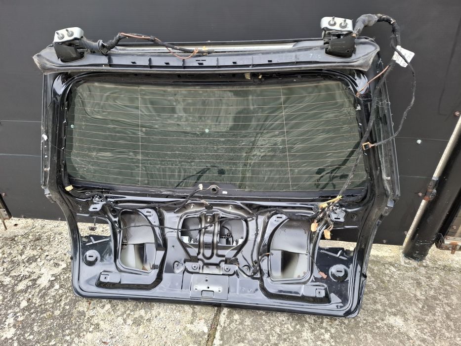 Haion Audi A4 B7 negru cu luneta