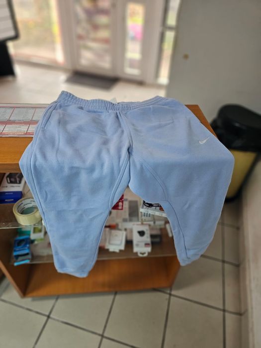 Vind Pantaloni Nike XL