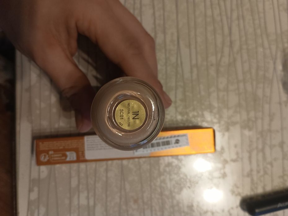 Фон дьо тен Guerlain номер 1N  и спирала Kiko Milano