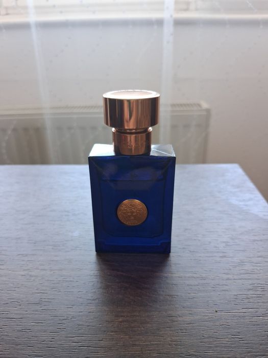 Vând parfum Versace Dylan Blue