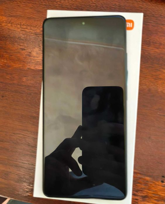 Продавам Redmi Note 12 Pro 5G
