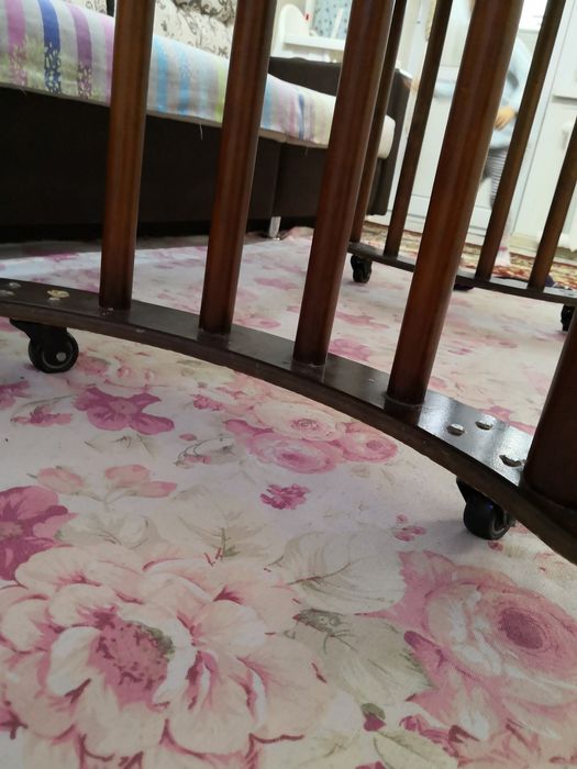 Столы для гостиной