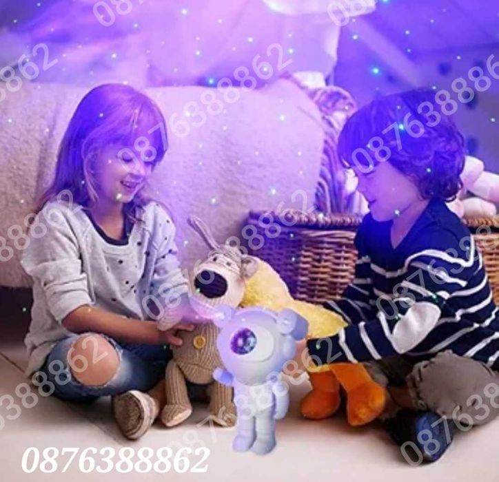 Звезден Лед Проектор Астронавт с Дистанционно, Блутуут, Музика