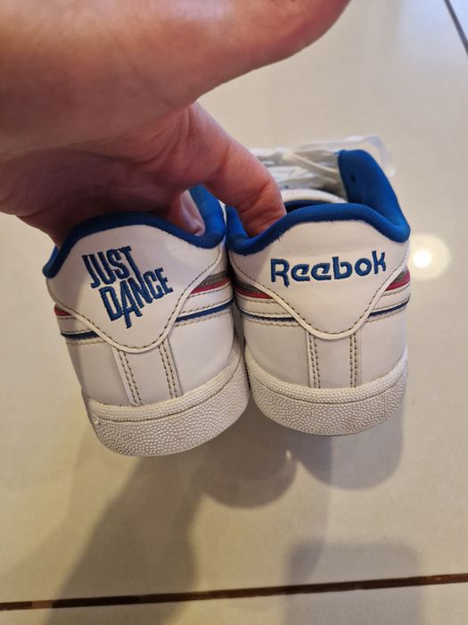 Vând adidasi  Reebok